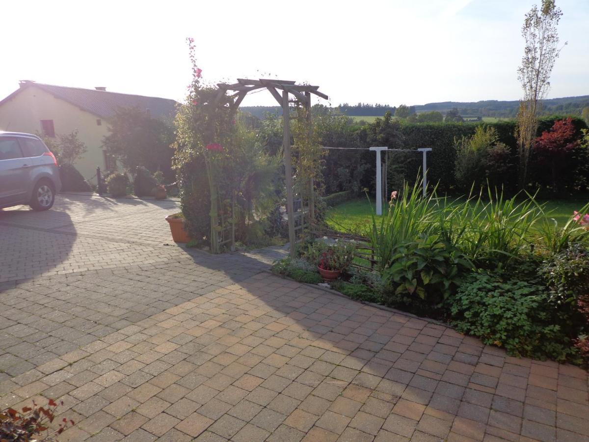 Le Chant Du Merle Neufchateau Exterior photo